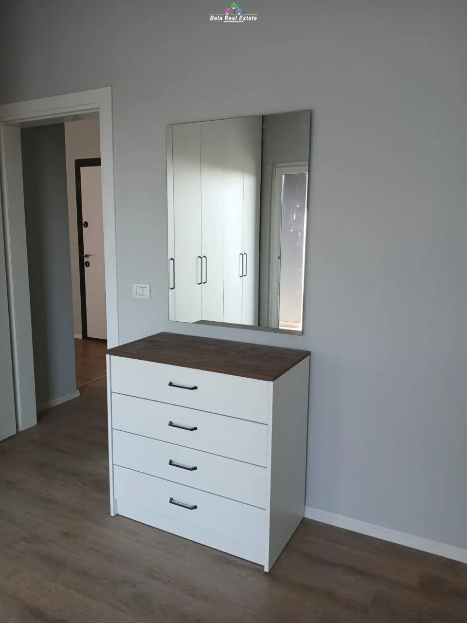 Apartament me qera  1+1 tek Rruga 5 Maji (ID B210980) Tirane
