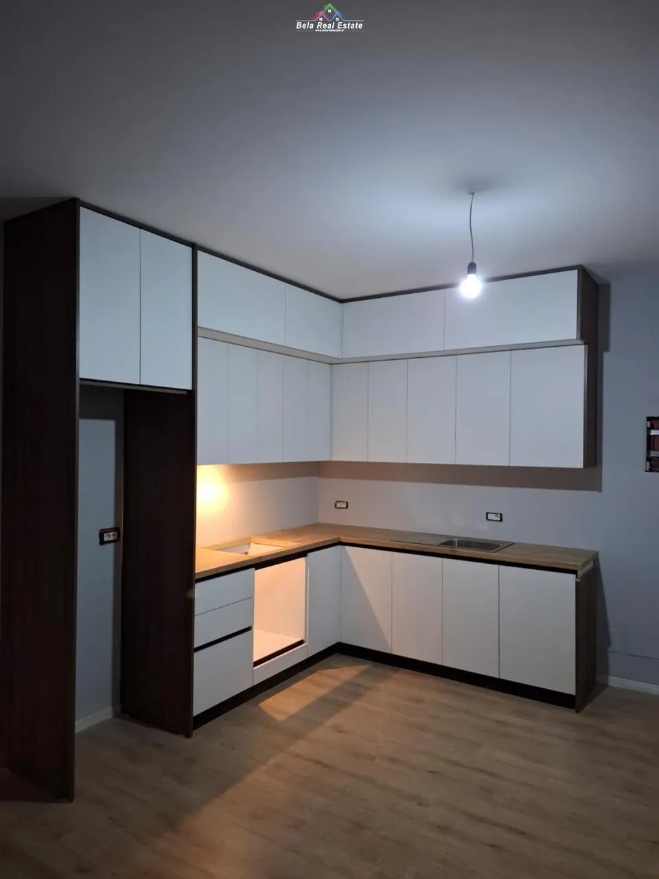Apartament me qera  1+1 tek Rruga 5 Maji (ID B210980) Tirane