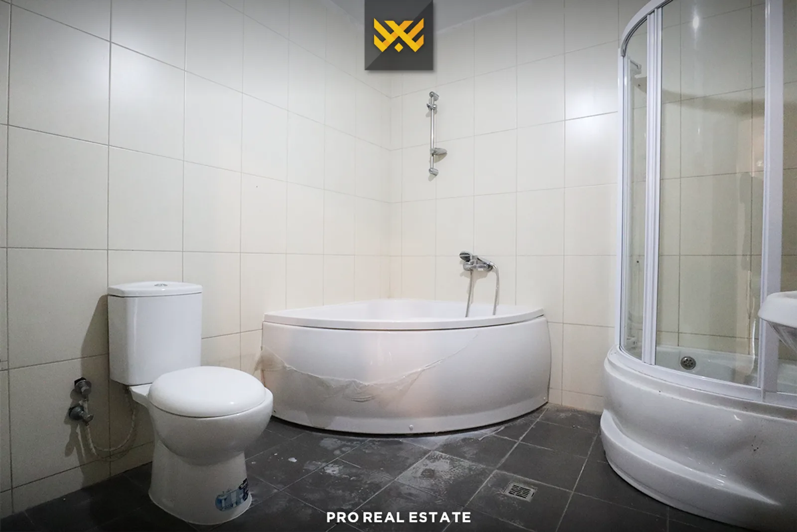 Banesë – Zyre 110m² me #QIRA në Rrugën C.