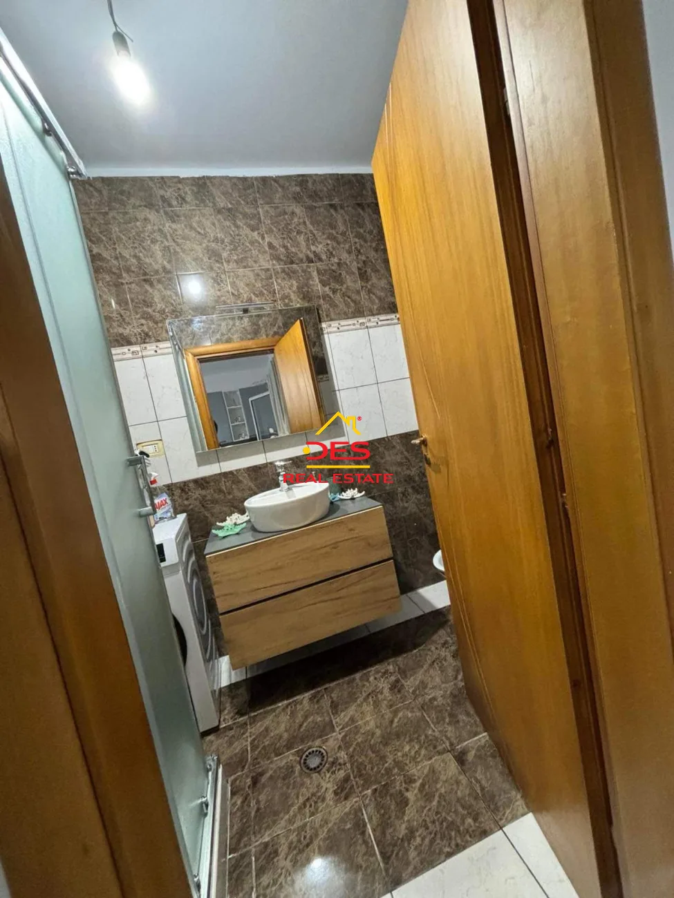 Jepet me qira apartament 1+1 te “rruga e cipajve” ,vlorë