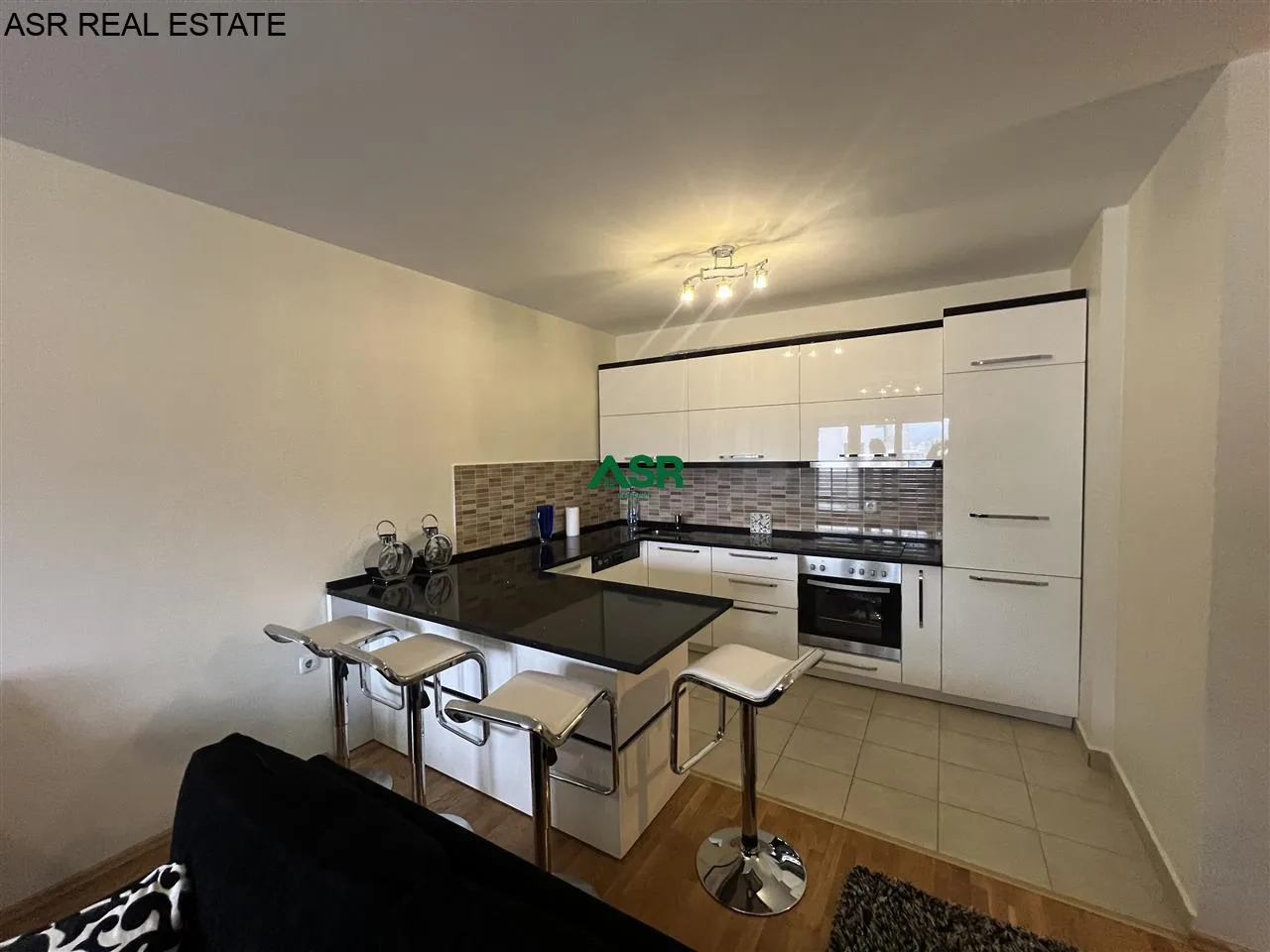 #ID:4244 Banesë 87m2 me #qira në lagjen Arberia