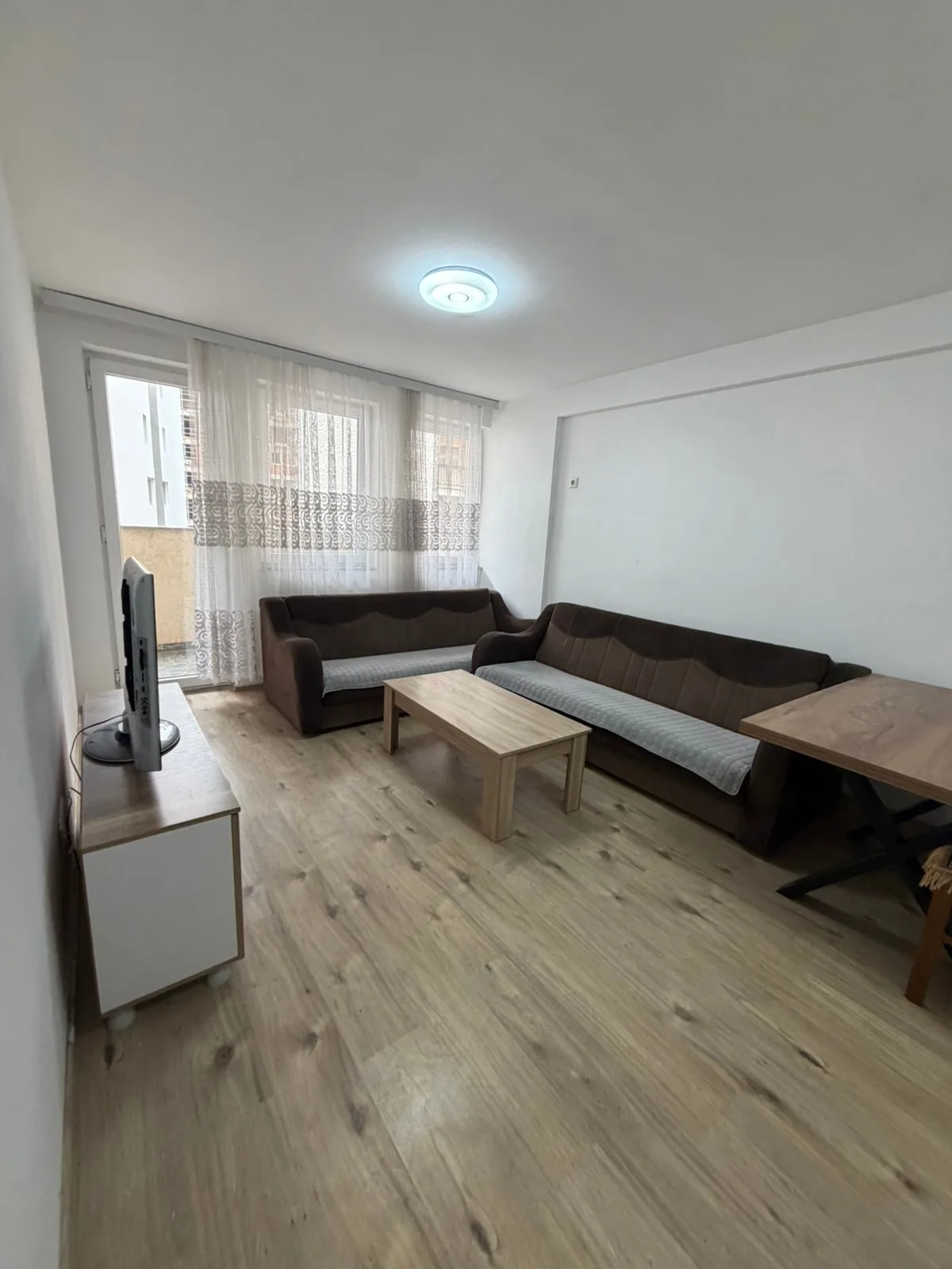 Banesë me qira 2+1 në Fushë Kosovë