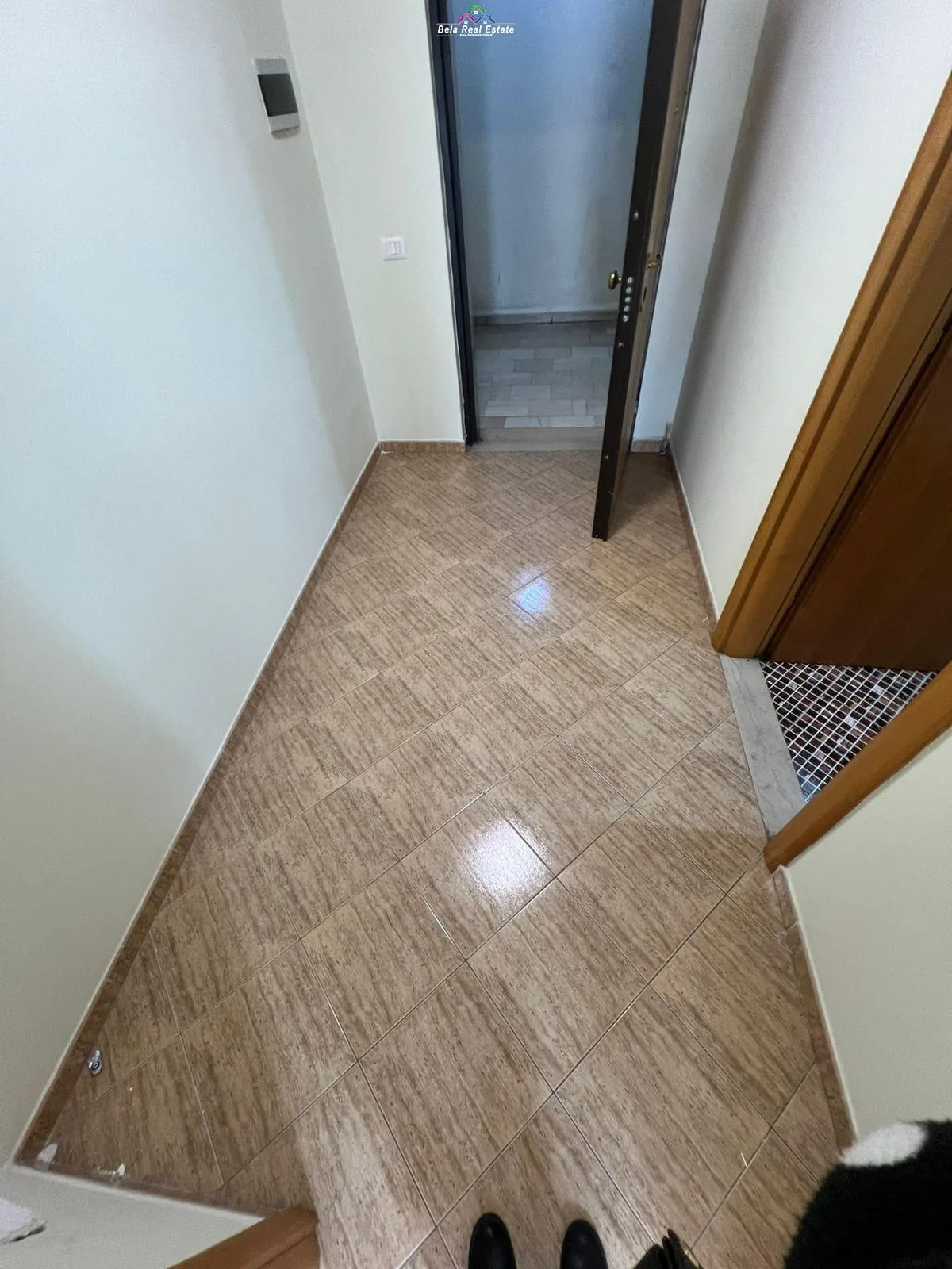 Zyre me qera tek Zogu i Zi (ID BZ2156) Tirane