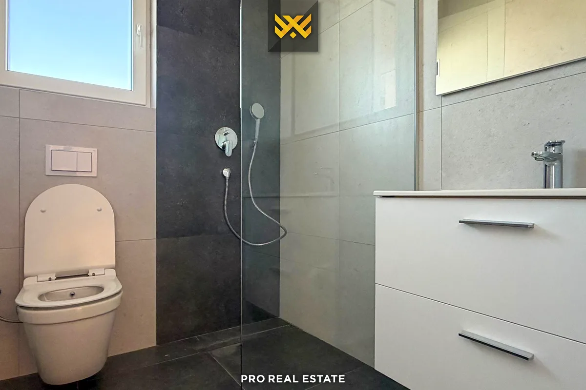 Shtëpi 352m² për #SHITJE në Lagjen Priam Village