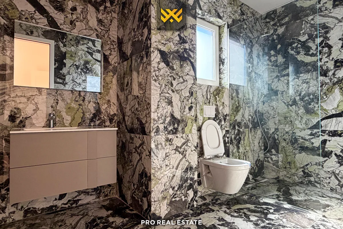 Shtëpi 352m² për #SHITJE në Lagjen Priam Village