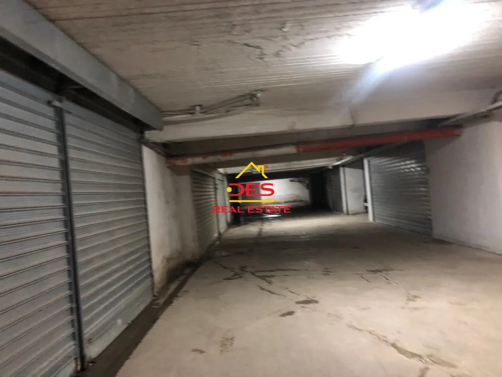 Shiten 18 garazhe, astir, tiranë.