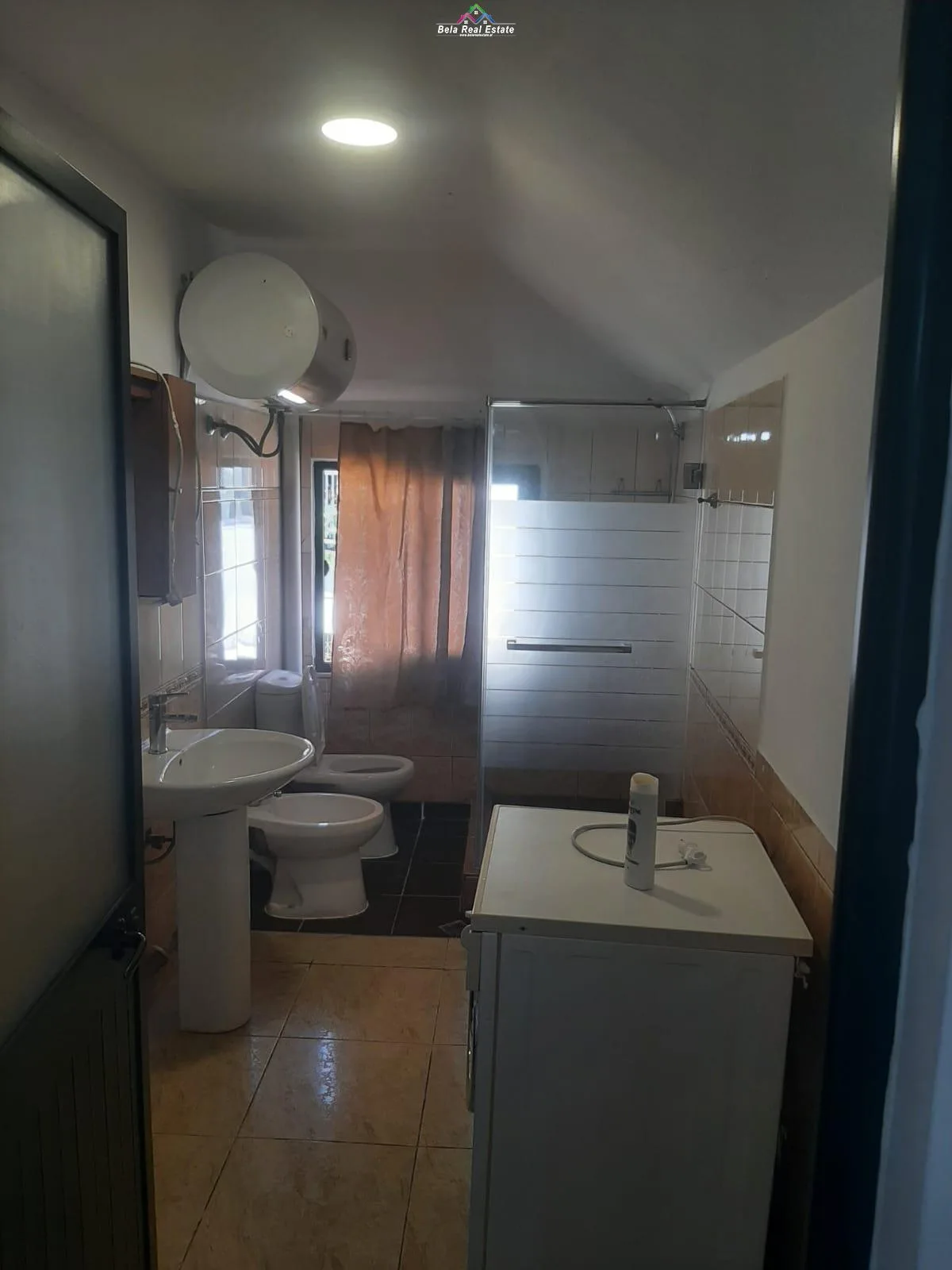 Kat Vile Me Qera 2+1 Ne Kombinat (ID BV22284) Tirane