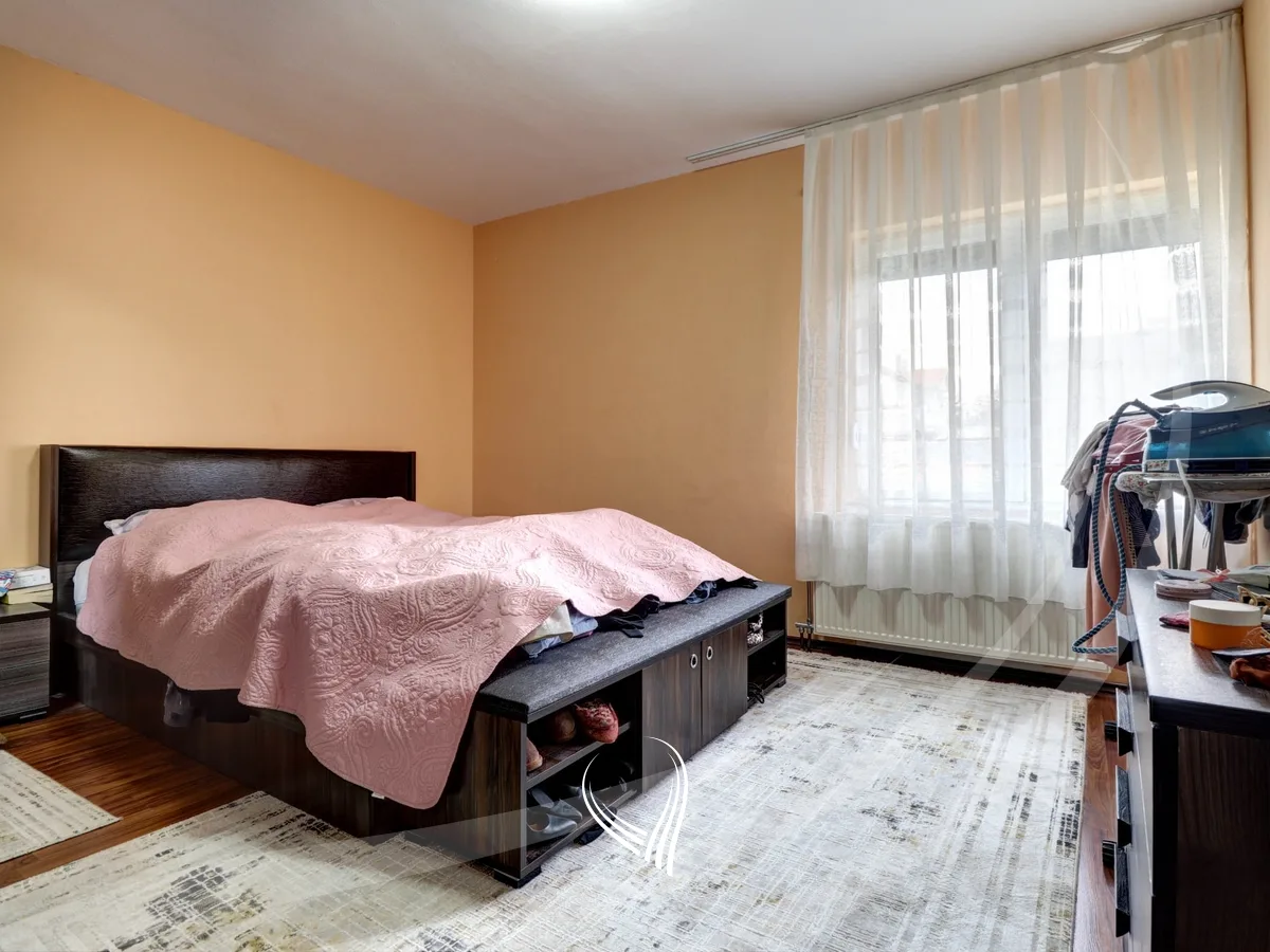 Shtëpi me 4 dhoma gjumi në shitje në lagjen Arbëria – Dragodan