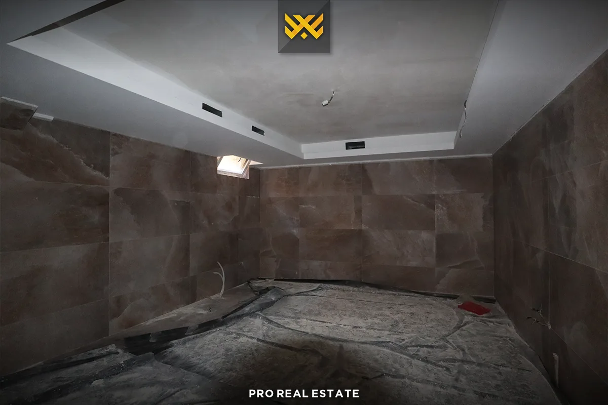 Shtëpi 300m² për #SHITJE në Royal Green Residence