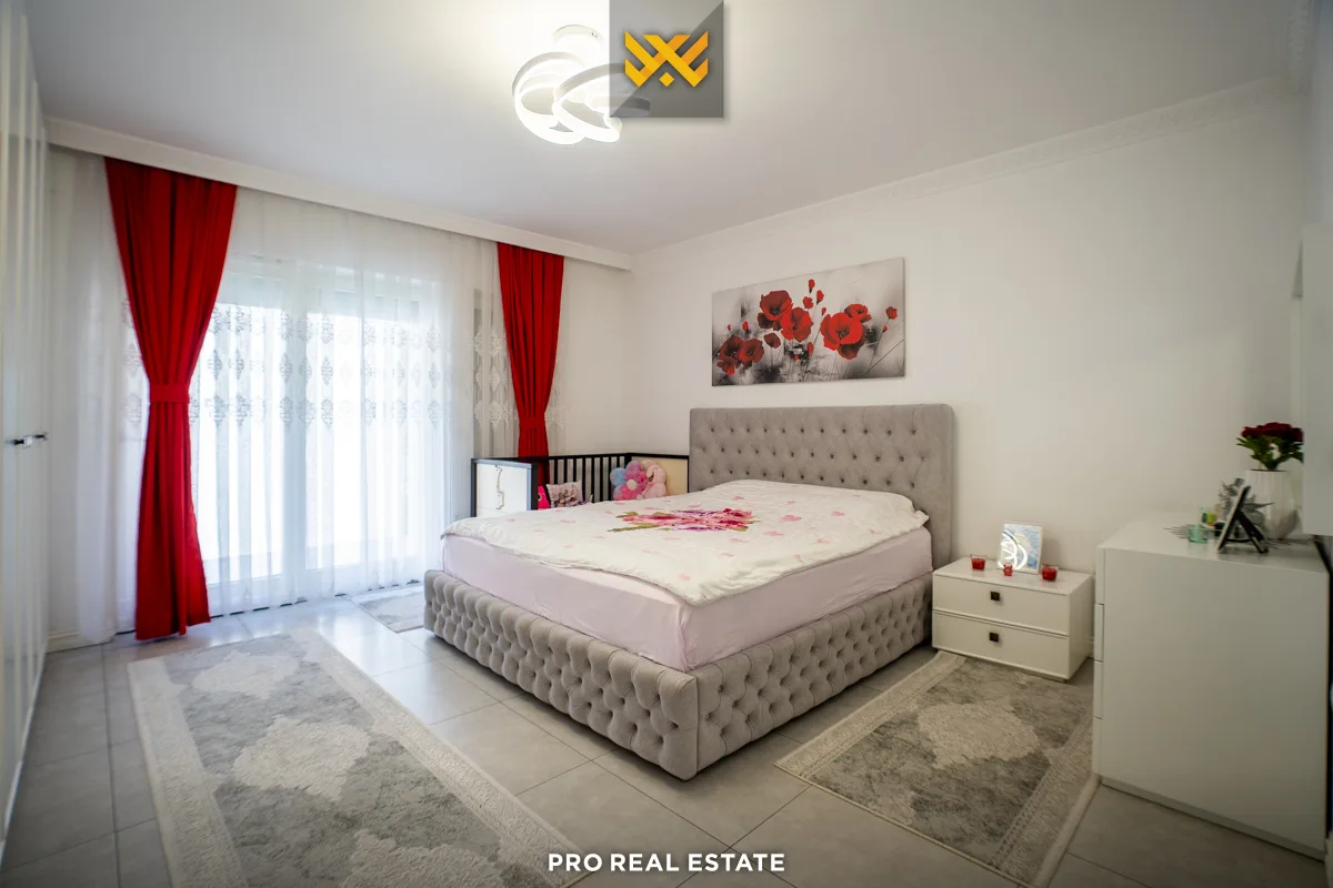 Shtëpi 400m² për #SHITJE në Sofali