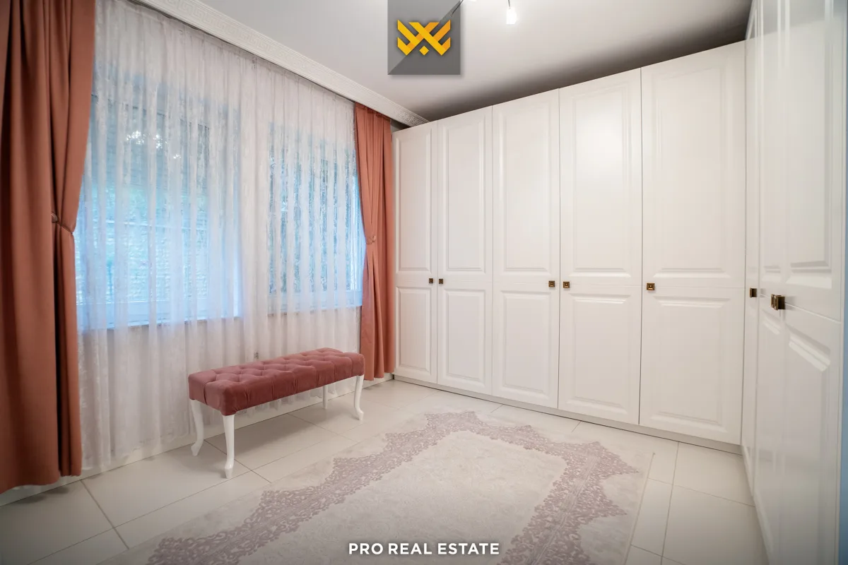 Shtëpi 400m² për #SHITJE në Sofali
