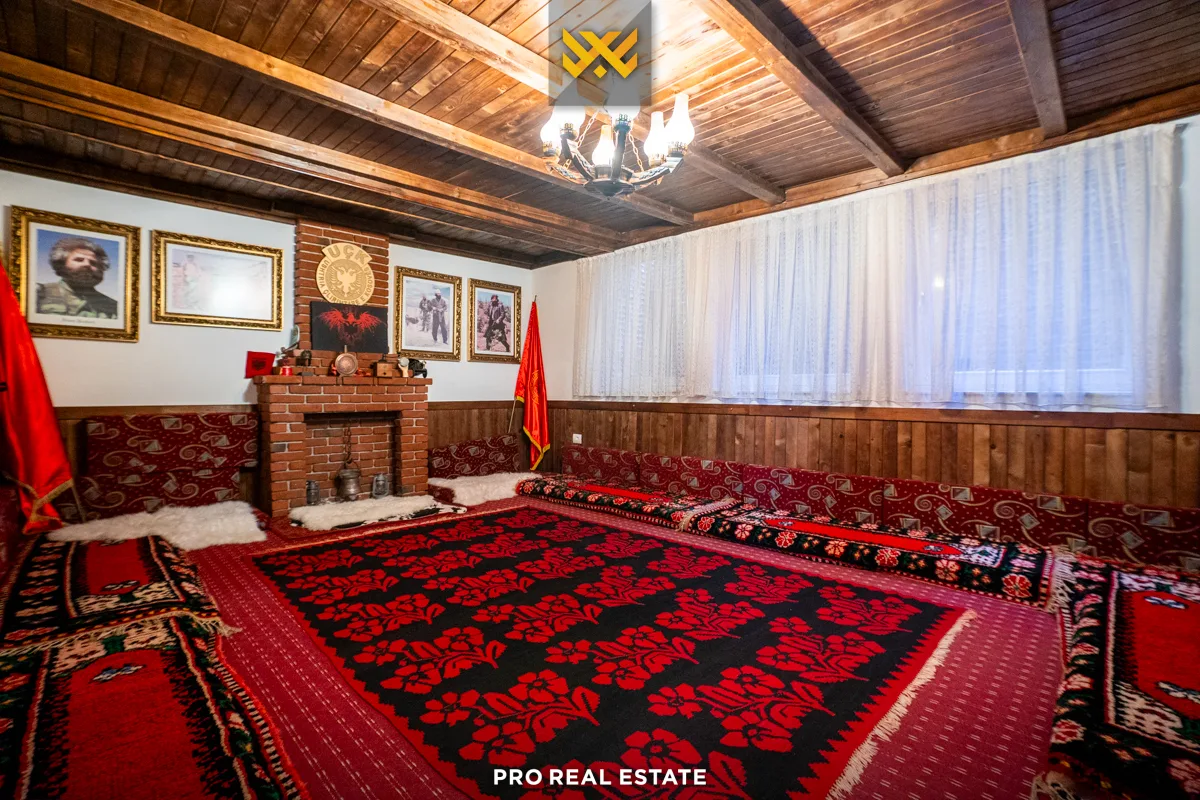 Shtëpi 400m² për #SHITJE në Sofali