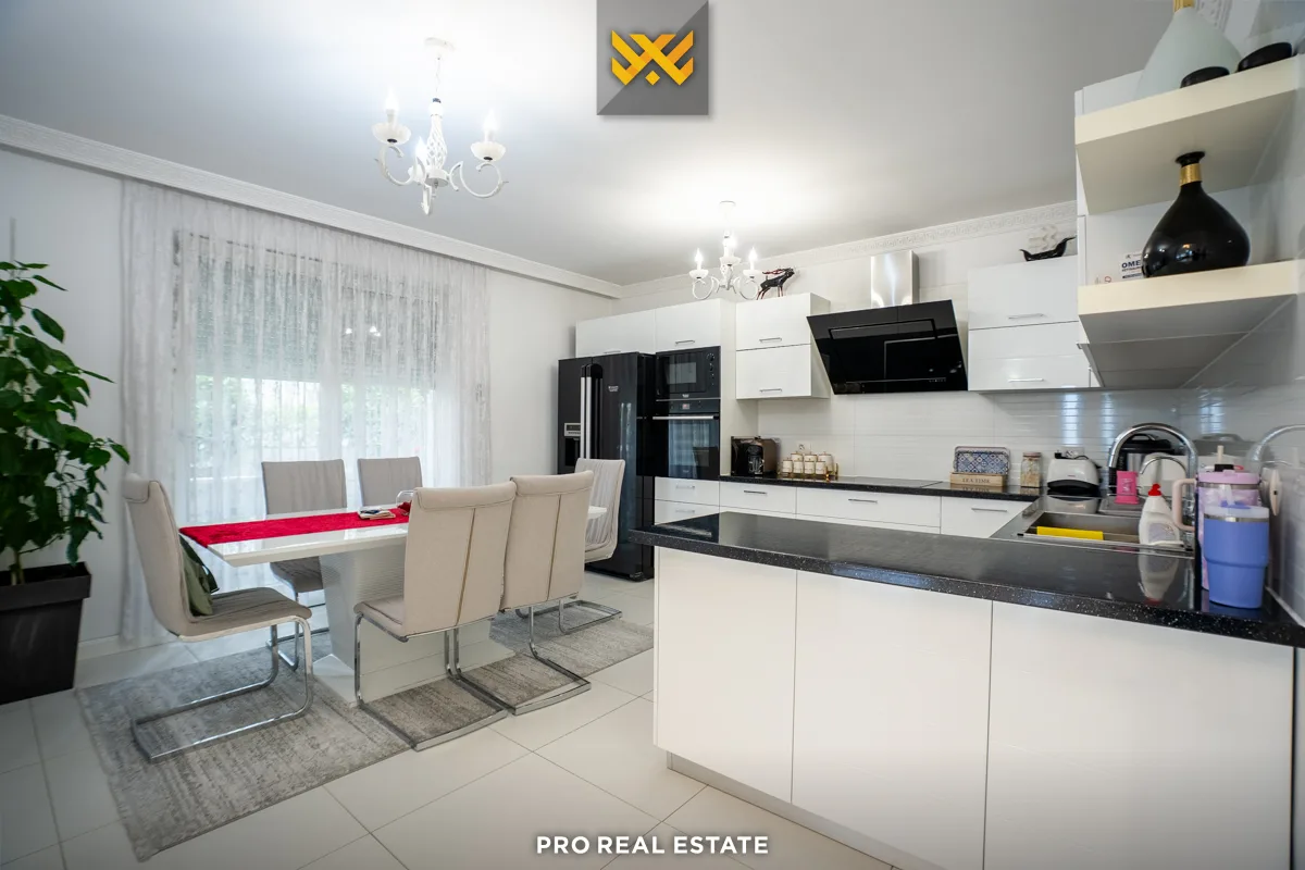 Shtëpi 400m² për #SHITJE në Sofali