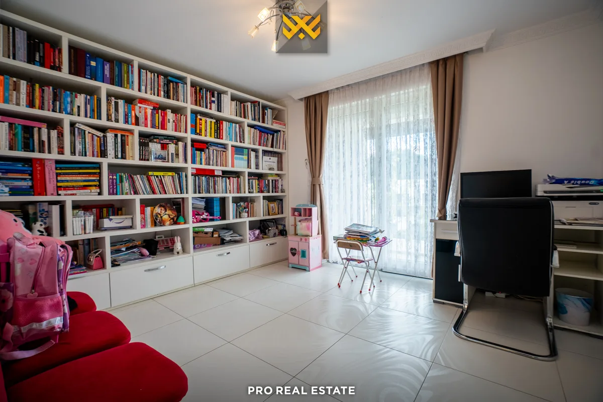 Shtëpi 400m² për #SHITJE në Sofali