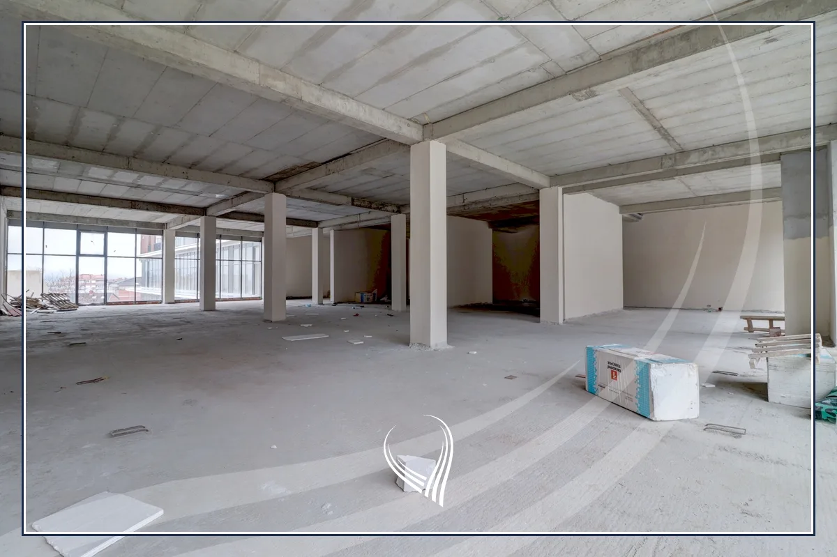 Lokal 1062 m2 me qira në lagjen e Muhaxherëve