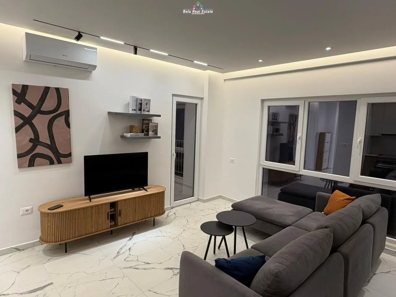Apartament Me Qera 1+1 Tek Zogu i Zi (ID B2101365) Tirane