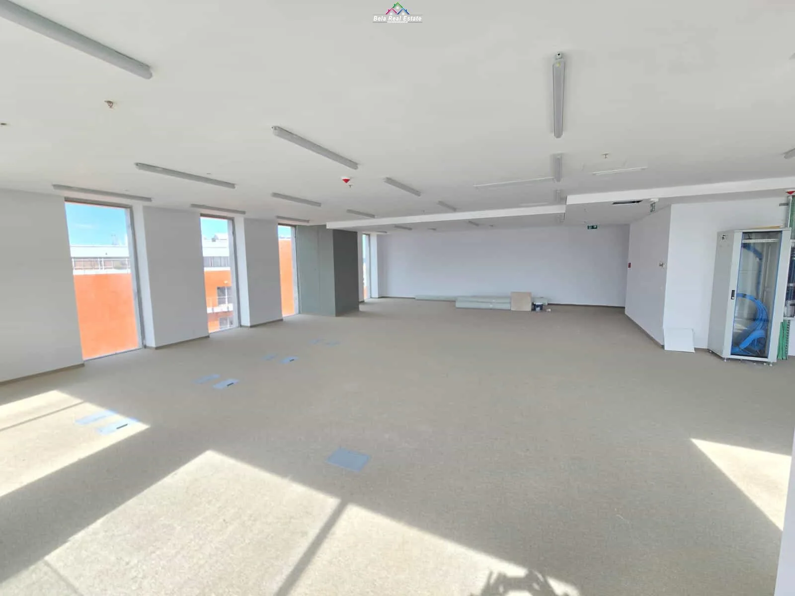 Zyre Me Qera Tek DownTown (ID BZ2905) Tirane