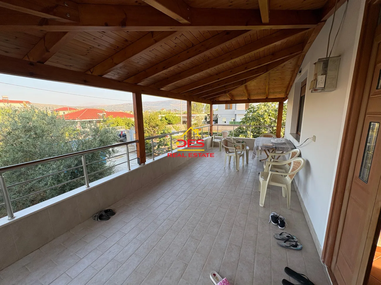 Shitet vilë 2 katëshe te fusha e druve ,vlorë.