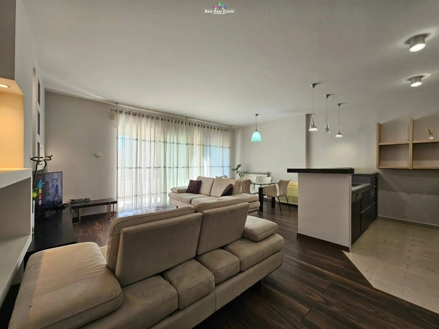 Apartament Me Qera 2+1+post parkimi Tek Komuna e Parisit (ID B2201881) Tirane
