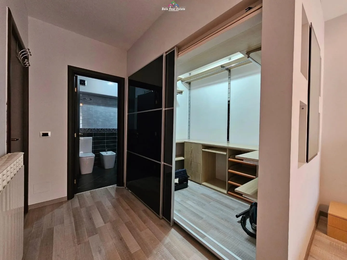 Apartament Me Qera 2+1+post parkimi Tek Komuna e Parisit (ID B2201881) Tirane