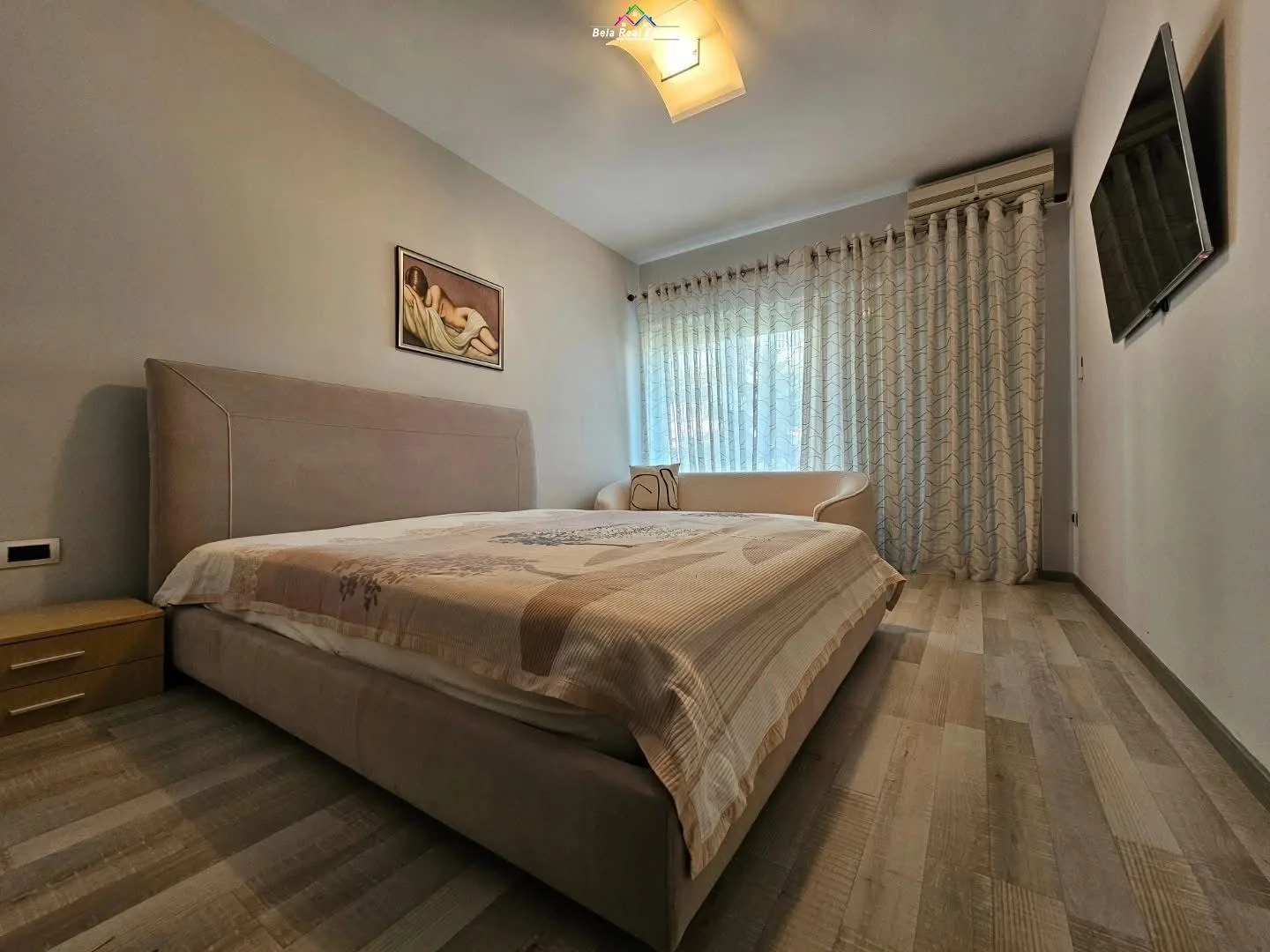 Apartament Me Qera 2+1+post parkimi Tek Komuna e Parisit (ID B2201881) Tirane