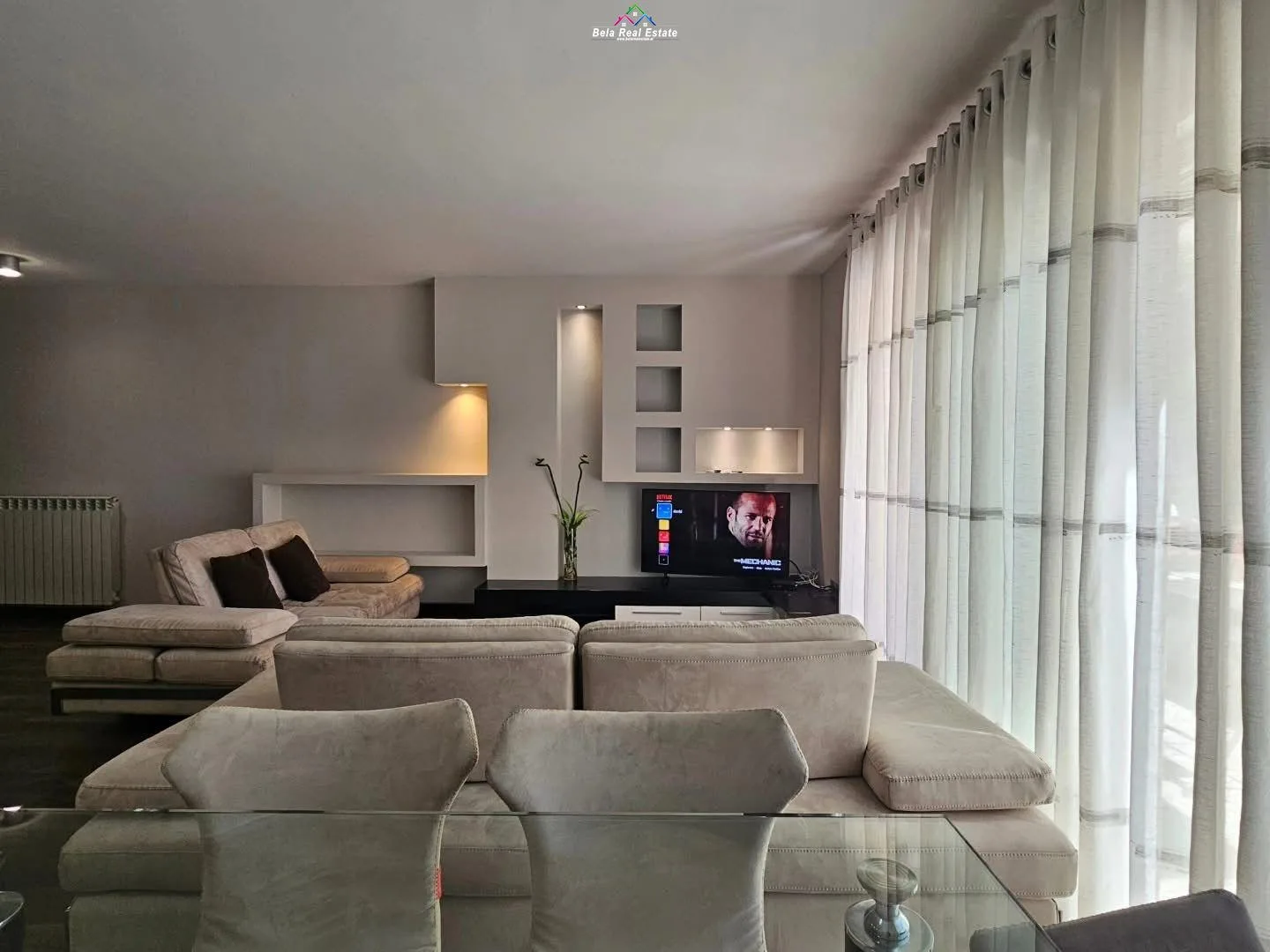 Apartament Me Qera 2+1+post parkimi Tek Komuna e Parisit (ID B2201881) Tirane