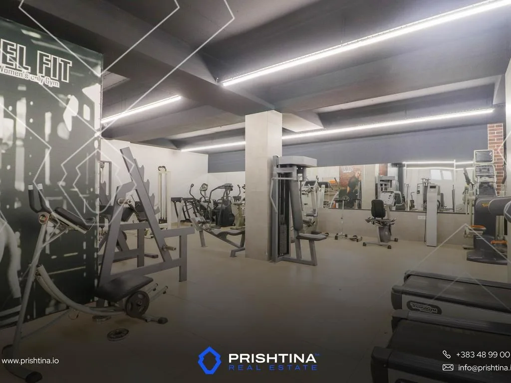 Lokal me qira 300m² në Fushë Kosovë