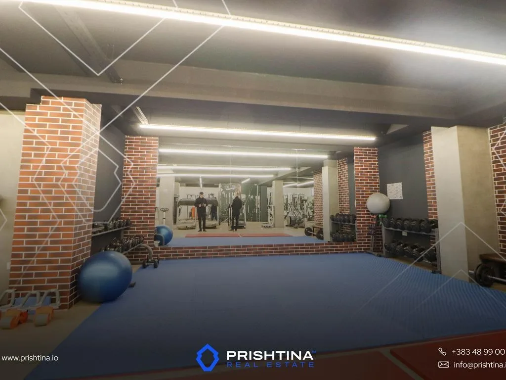 Lokal me qira 300m² në Fushë Kosovë