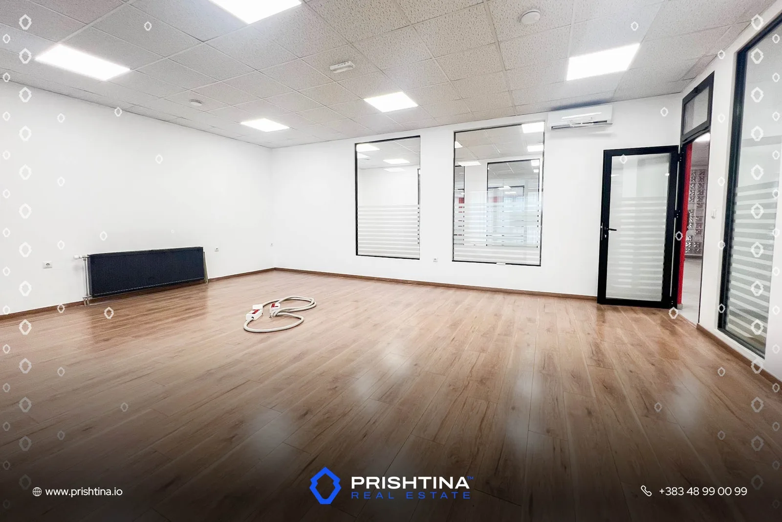 Zyrë me qira 480m² në Pejton