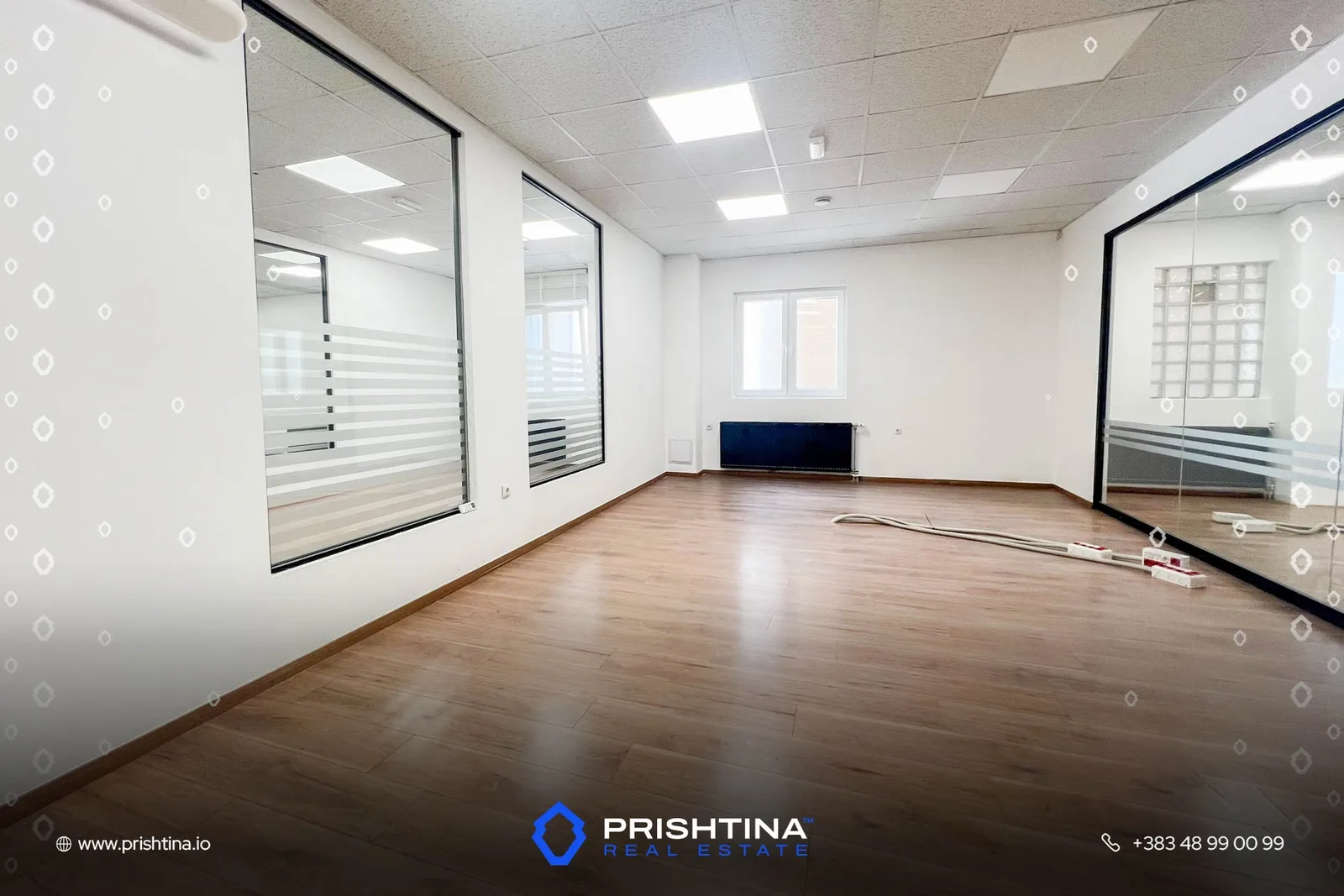 Zyrë me qira 480m² në Pejton
