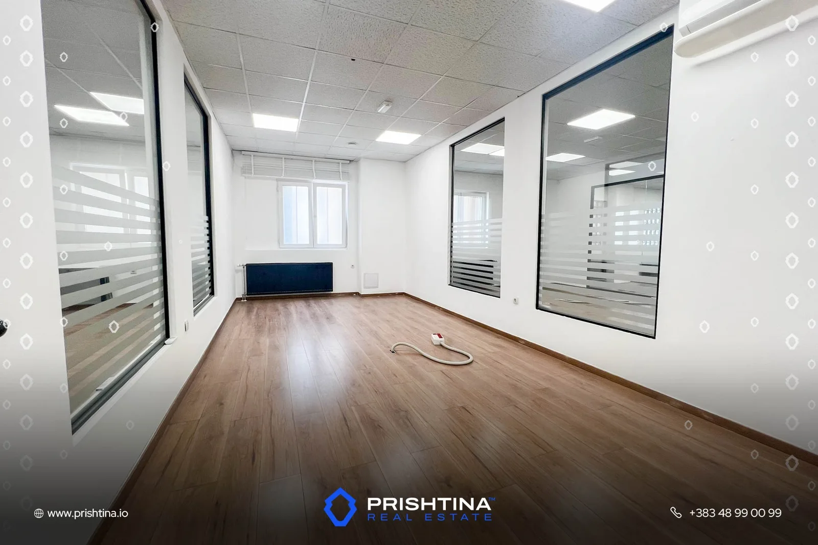 Zyrë me qira 480m² në Pejton