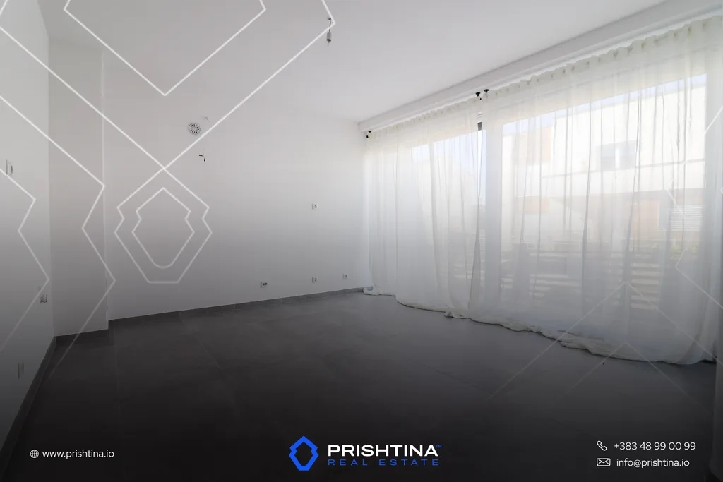 Shtëpi me qira 450m² në Veternik