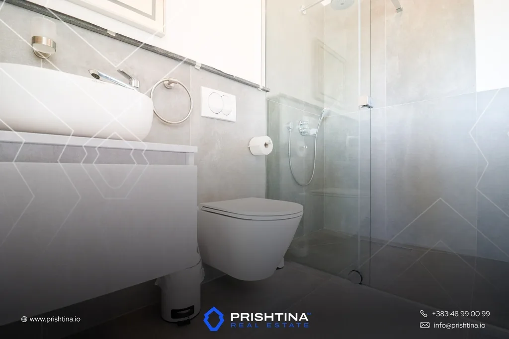 Shtëpi me qira 450m² në Veternik