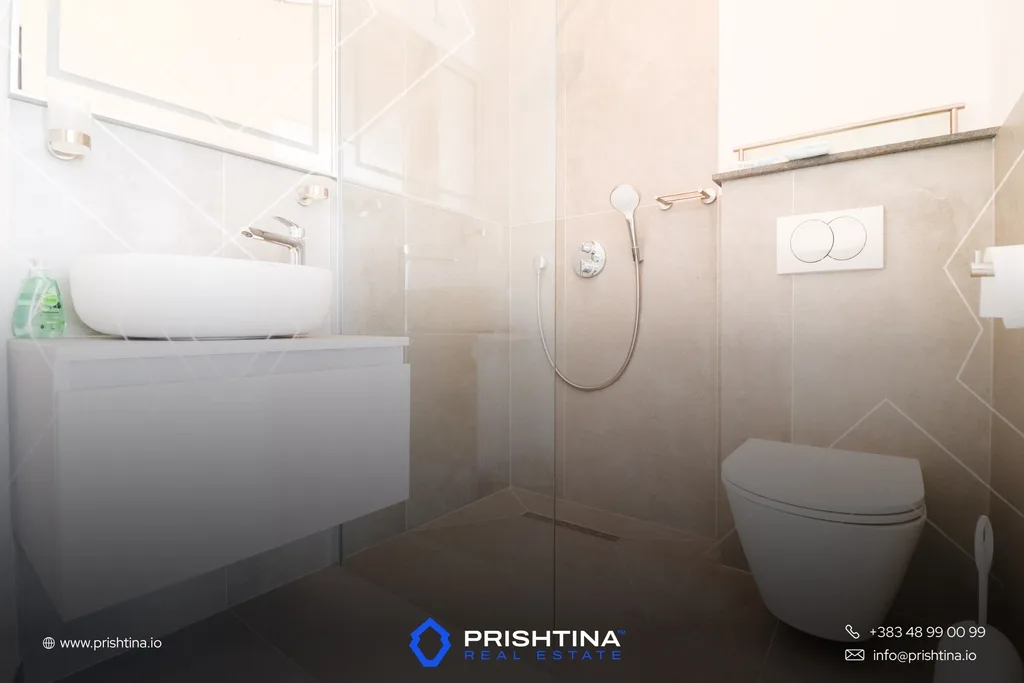 Shtëpi me qira 450m² në Veternik