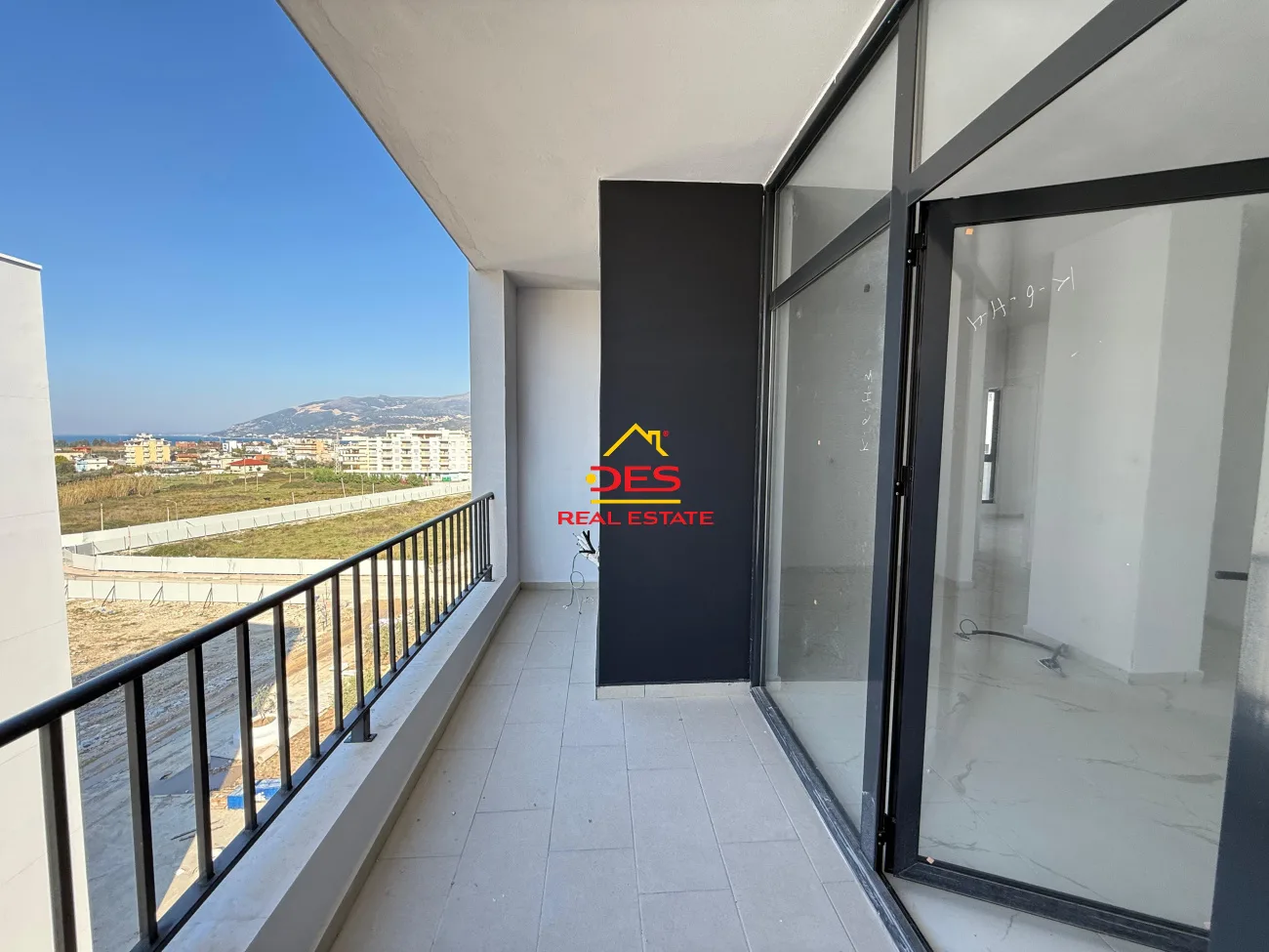 Shitet apartament 2+1+2 në orikum ,vlorë