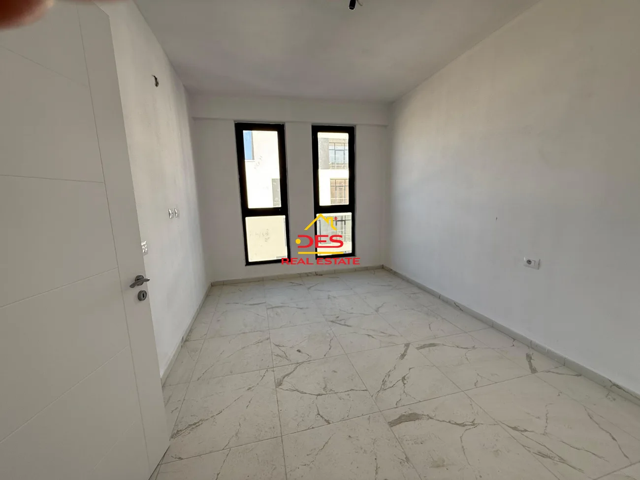 Shitet apartament 2+1+2 në orikum ,vlorë
