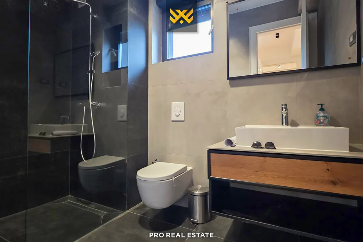 Banesë / Zyrë 129m² me #QIRA në Aktash