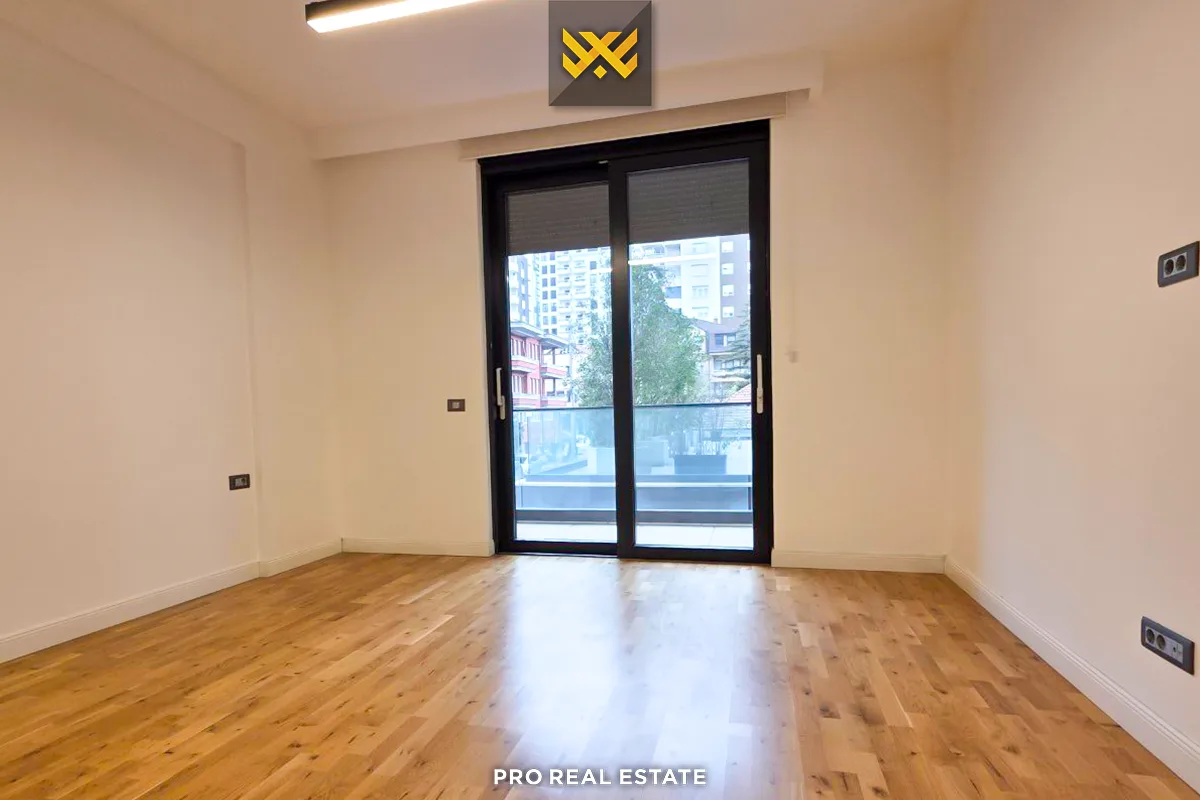 Banesë / Zyrë 129m² me #QIRA në Aktash