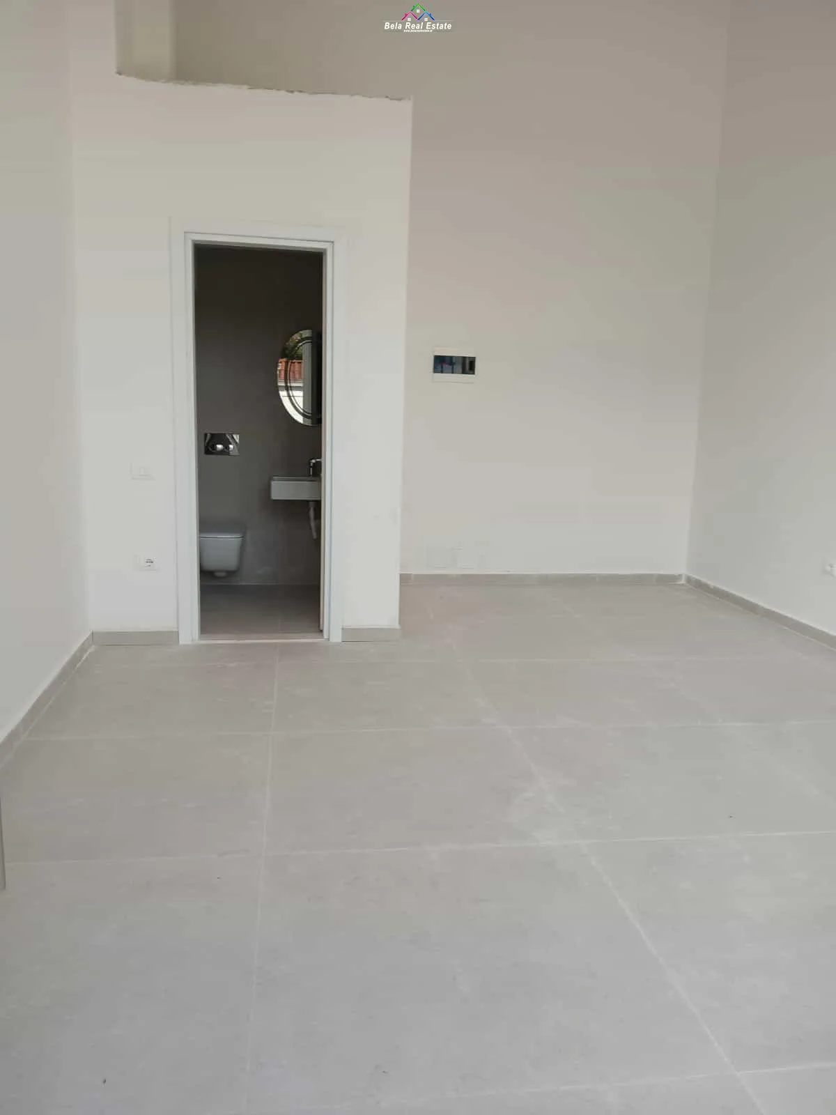 Dyqan Me Qera Tek Jordan Misja (ID BD21913) Tirane