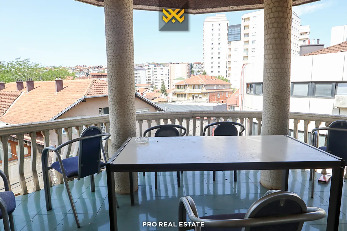 Objekt / Zyrë 650m² me #QIRA në Tophane