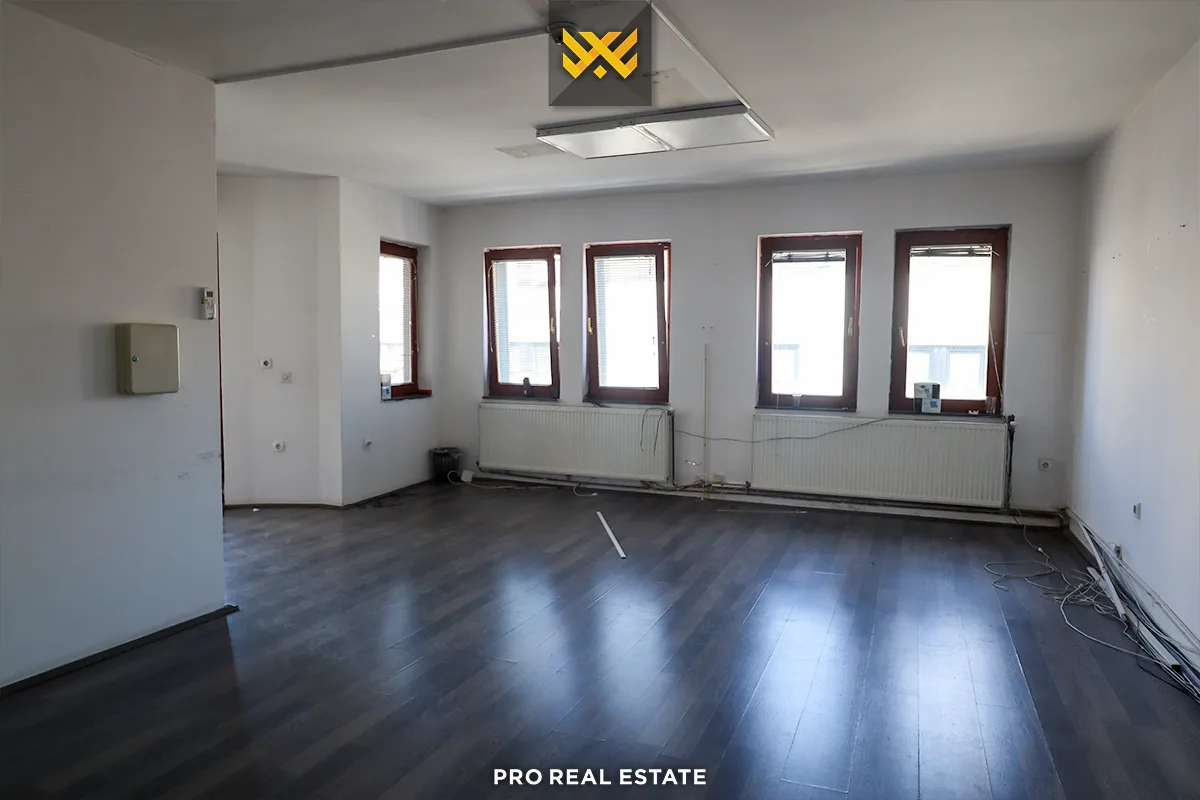 Objekt / Zyrë 650m² me #QIRA në Tophane