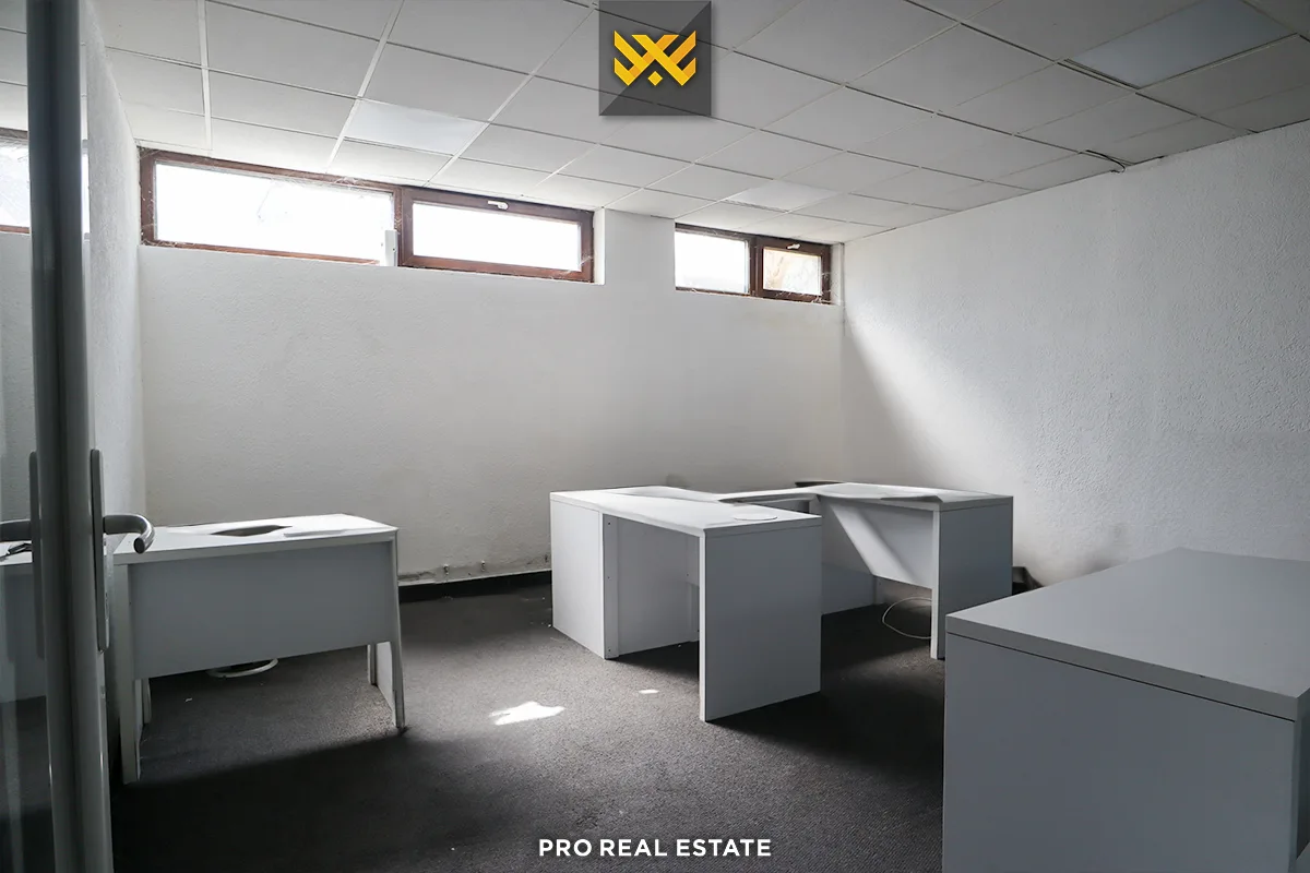Objekt / Zyrë 650m² me #QIRA në Tophane