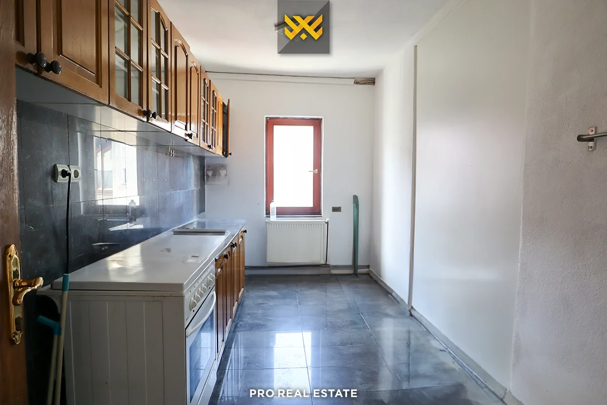Objekt / Zyrë 650m² me #QIRA në Tophane