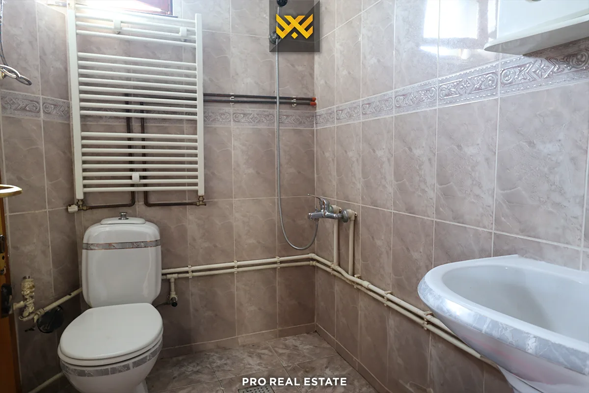 Objekt / Zyrë 650m² me #QIRA në Tophane