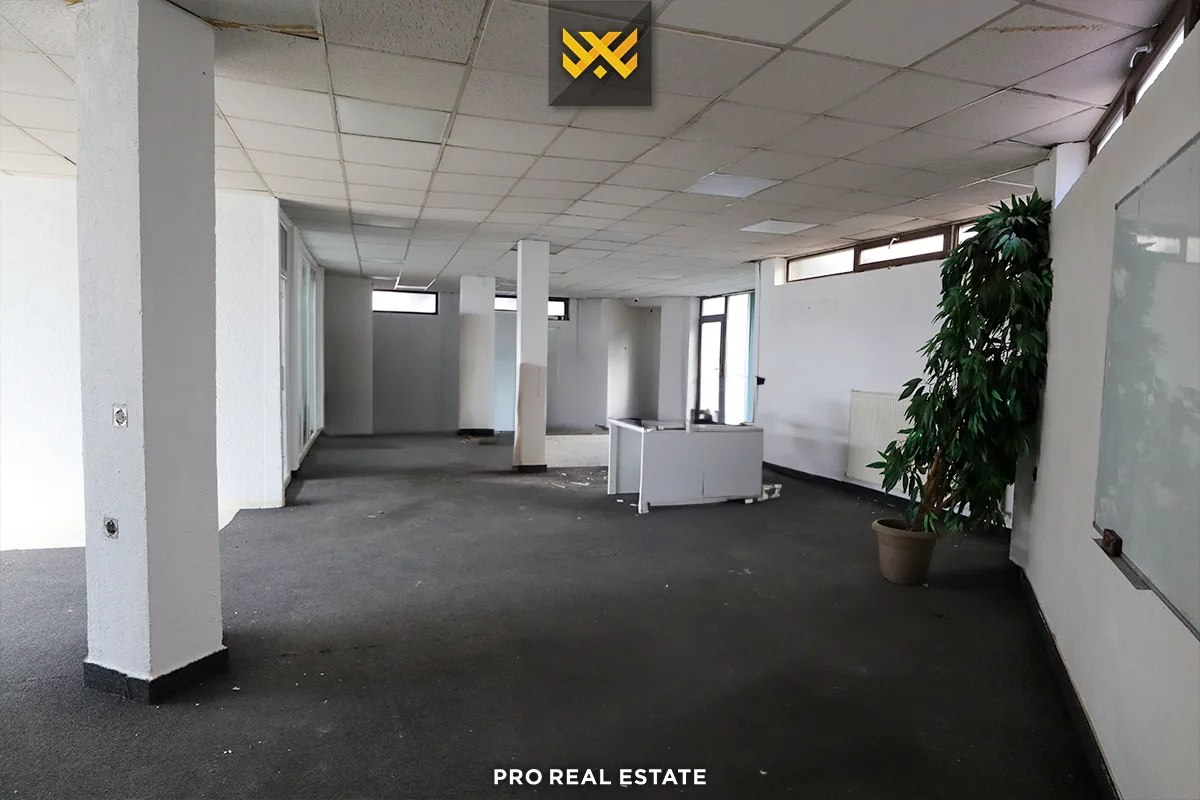 Objekt / Zyrë 650m² me #QIRA në Tophane