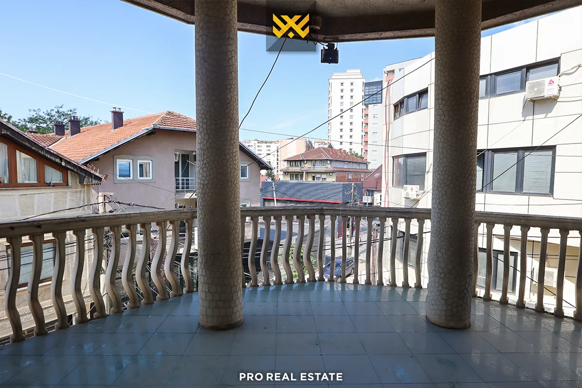 Objekt / Zyrë 650m² me #QIRA në Tophane