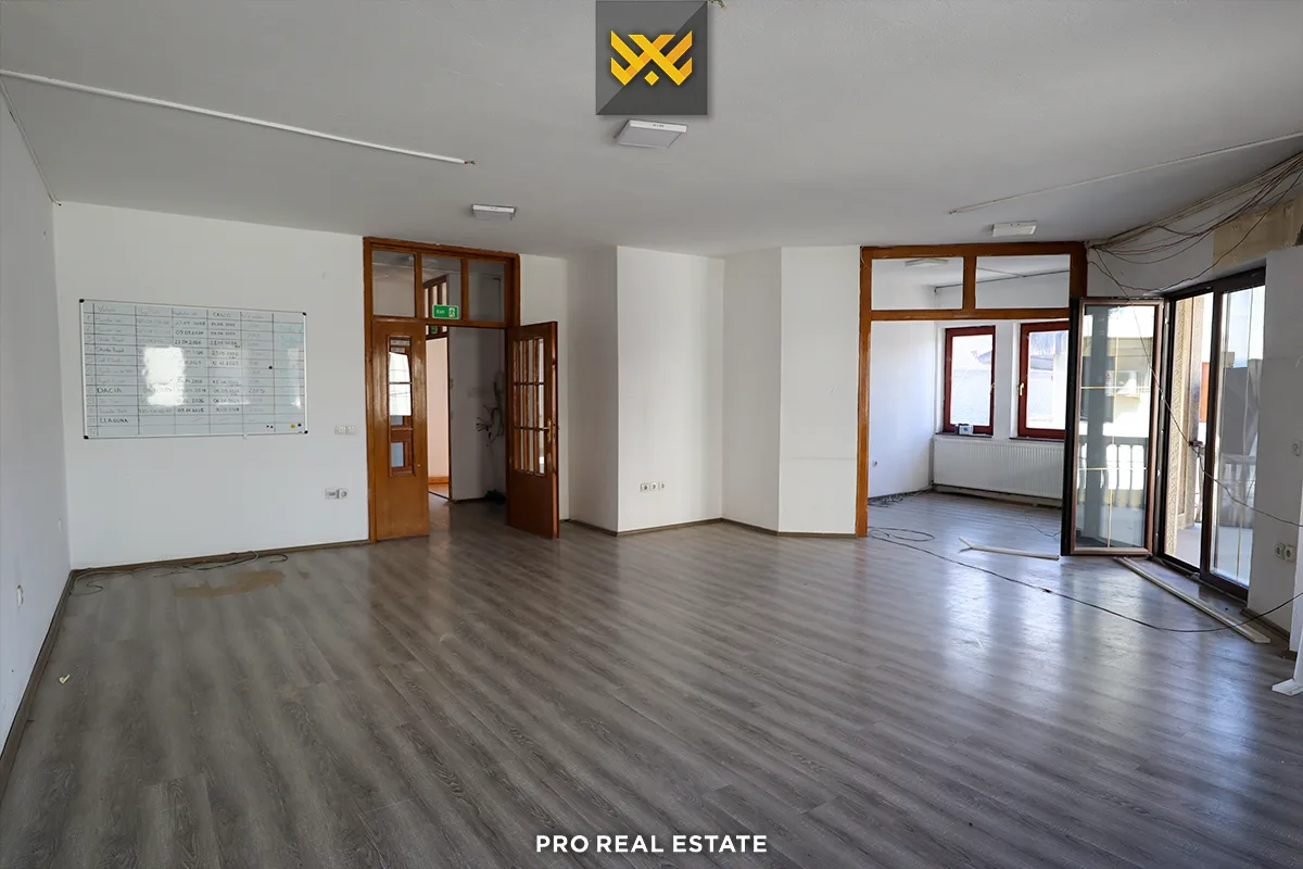 Objekt / Zyrë 650m² me #QIRA në Tophane