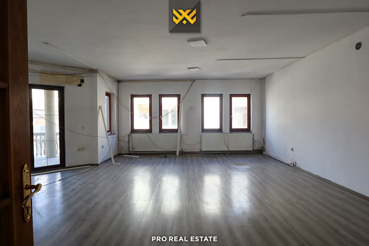 Objekt / Zyrë 650m² me #QIRA në Tophane