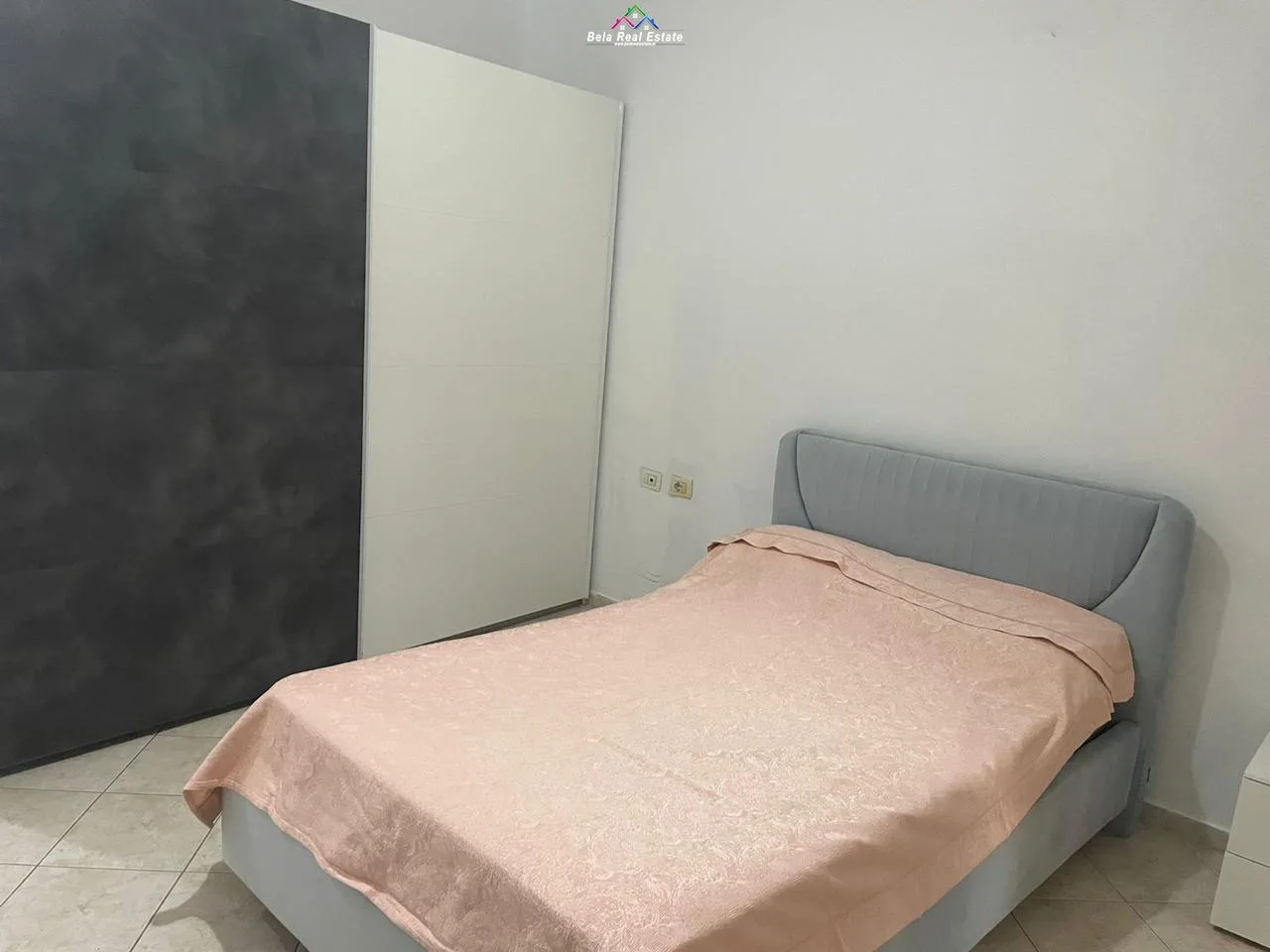Apartament Me Qera 2+1+2 Tek Komuna e Parisit (ID B2201056) Tirane​