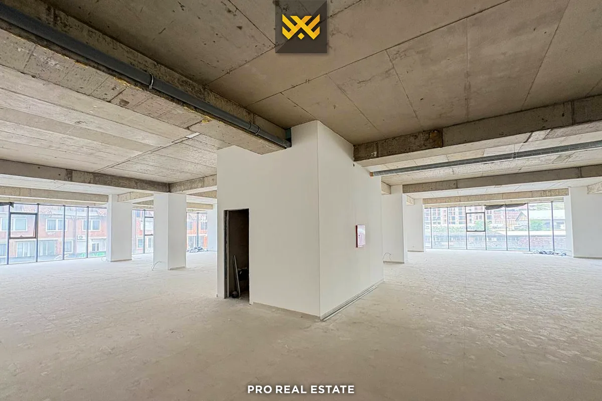 Lokal 570.41m² me #QIRA në Lakrishtë